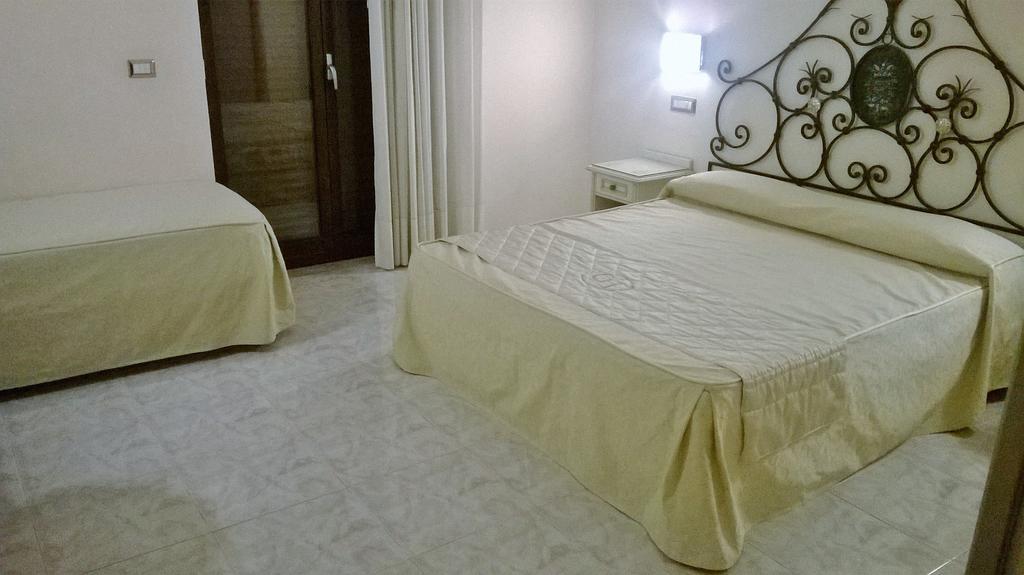 Poggiomarino Hotel Ginevra חדר תמונה